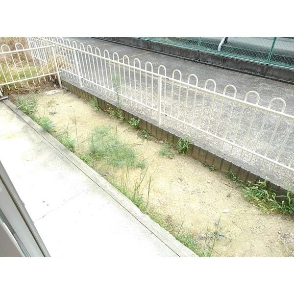 バルコニー　１階は専用庭付き