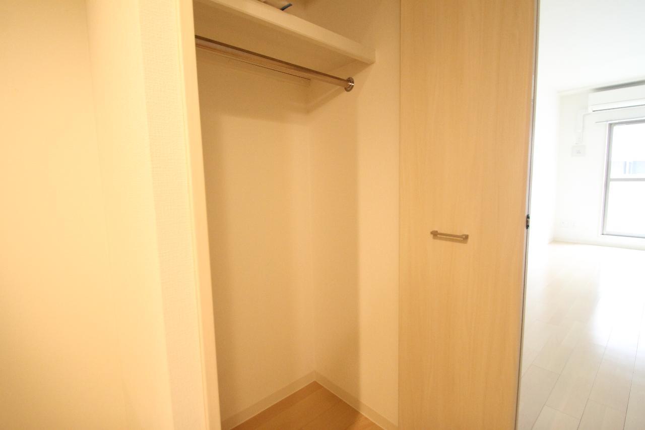 その他　通路側クローゼット