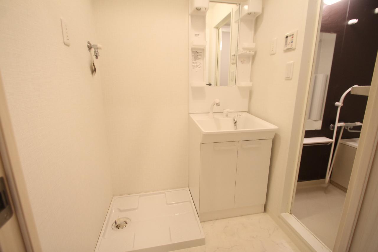 洗面設備　独立洗面台で毎日身支度ラクラク