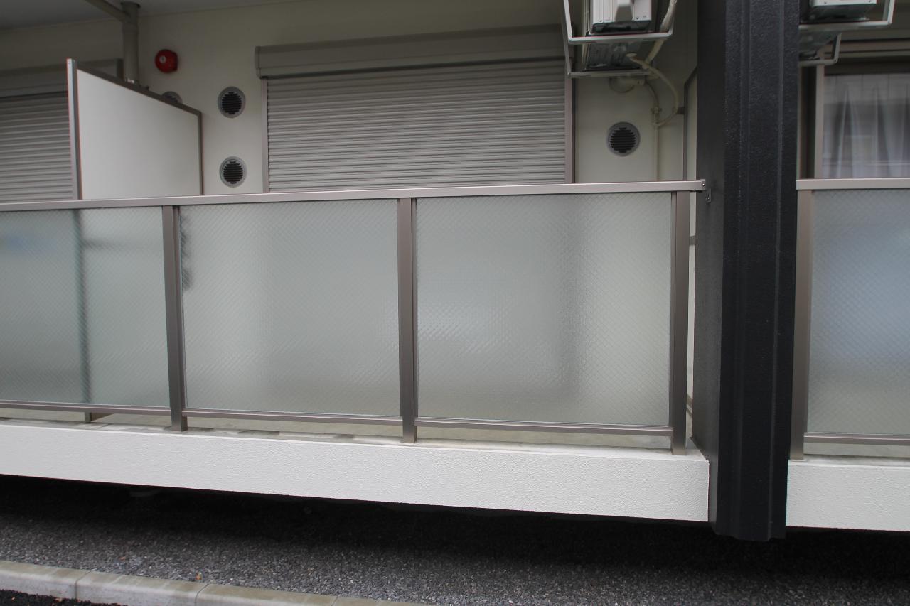 バルコニー　1Ｆのみ防犯シャッター付いております