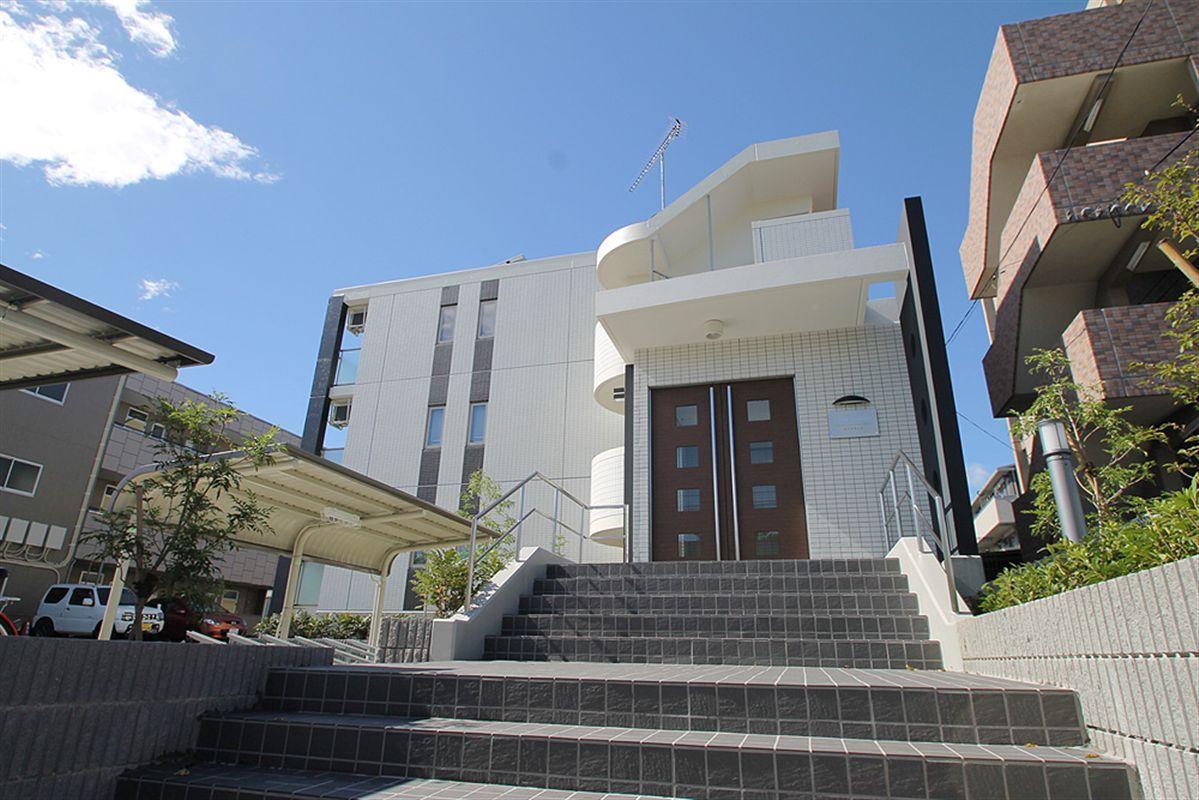 建物外観　築浅マンション