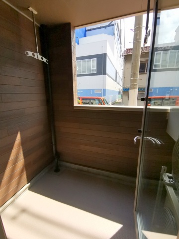 バルコニー　日当り良好の南向き