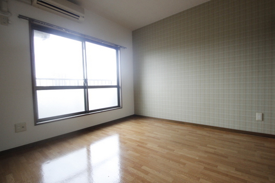 居室・リビング　※別号室の写真です