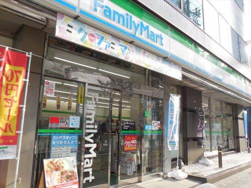 コンビニ　ファミリーマート日本橋小学校前店（コンビニ）まで101m