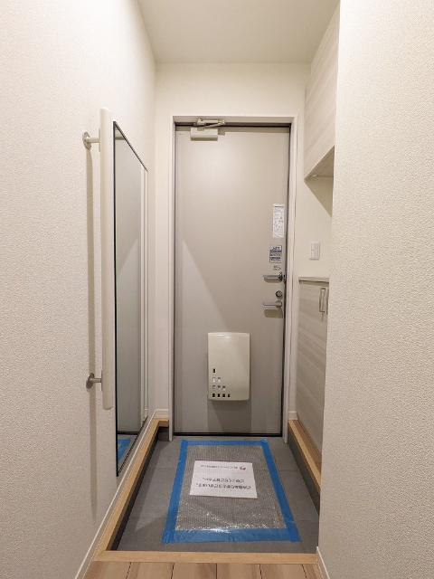 玄関　シューズボックスあり※反転室内