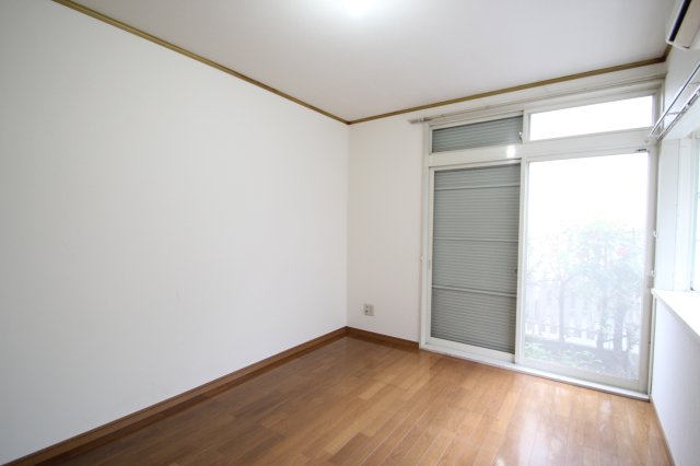 居室・リビング　※同建物ほかのお部屋の写真です。