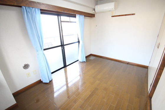 居室・リビング　※別部屋の写真です