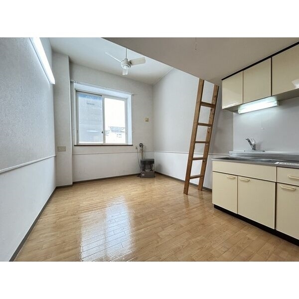 居室・リビング　※別号室参考画像