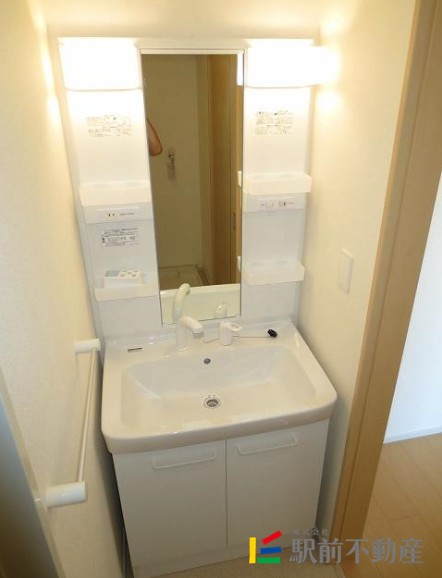 洗面設備　同タイプ別部屋（反転）