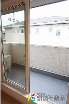 バルコニー　同タイプ別部屋（反転）