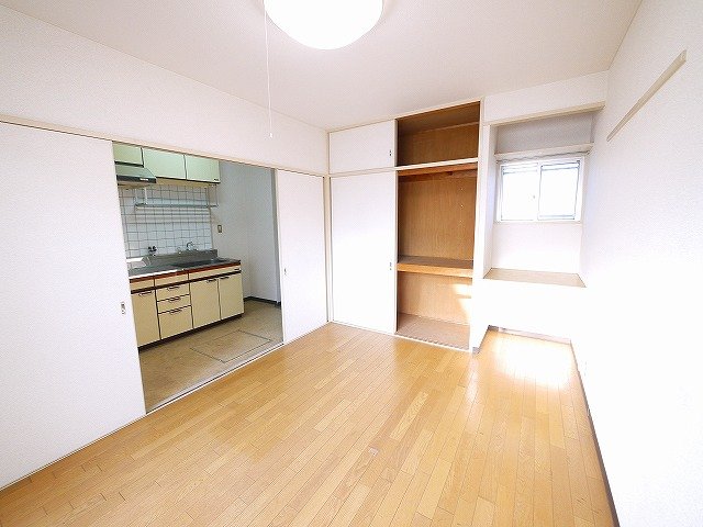 居室・リビング　ゆったりとした居間です