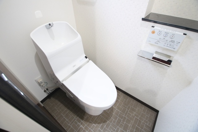 トイレ　※別室の参考写真の為、現況優先です。