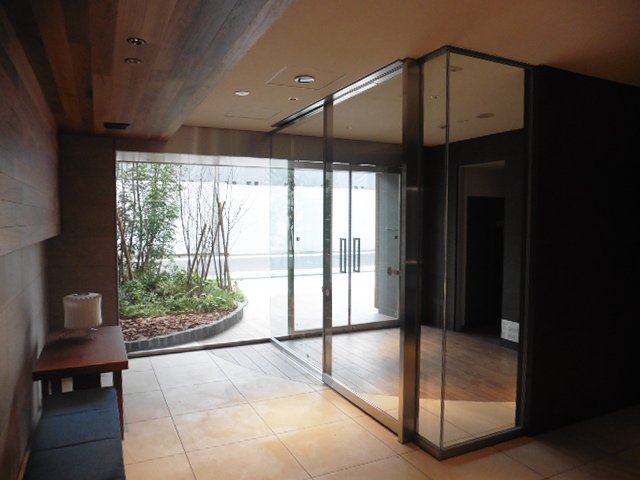 エントランス　エントランス