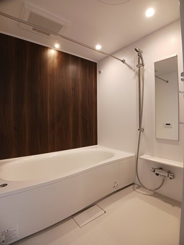 バス・シャワールーム　落ち着いた空間のお風呂です