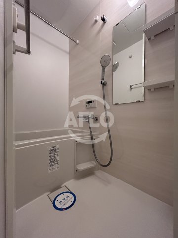 バス・シャワールーム　コンフォリア新大阪宮原Q　浴室