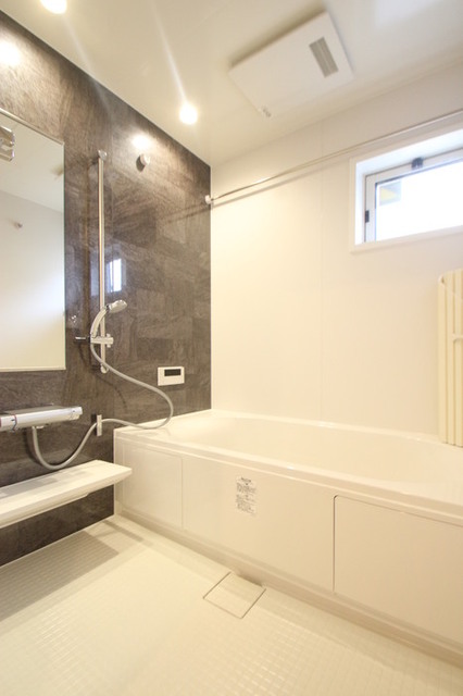 バス・シャワールーム　Ｂ２０２　一坪風呂／追い焚き給湯付