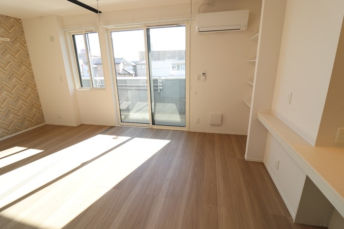 居室・リビング　図面と現状に相違がある場合には現状を優先