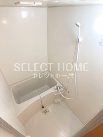 バス・シャワールーム　日々の疲れを癒すお風呂付です 同型タイプです
