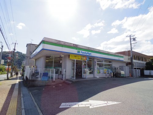 コンビニ　ファミリーマート 三郷立野南店（コンビニ）まで721m