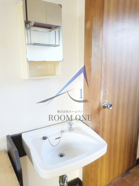 洗面設備　洗面台です。