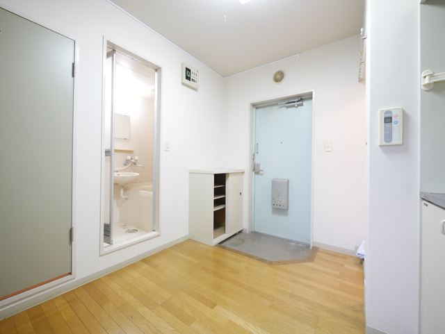 居室・リビング　★パステルブルーの扉が可愛らしいですね★