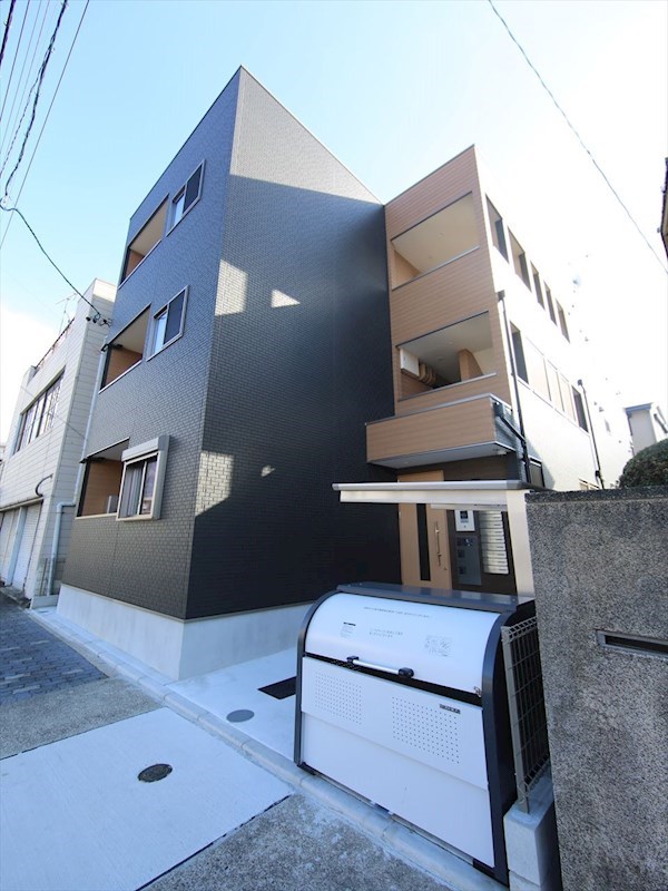 建物外観　外観　オートロック　宅配ＢＯＸ　防犯カメラ付