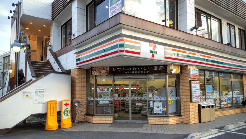 コンビニ　セブンイレブン 大田区南蒲田2丁目店（コンビニ）まで242m