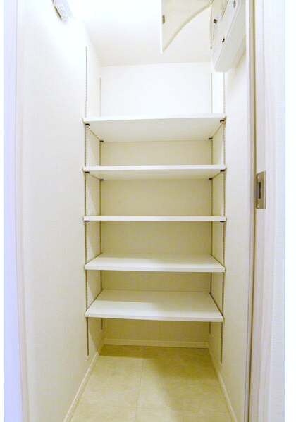 玄関　ゆったりとした玄関スペースです♪