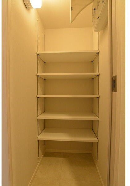 その他設備　シューズボックス付きの玄関です♪