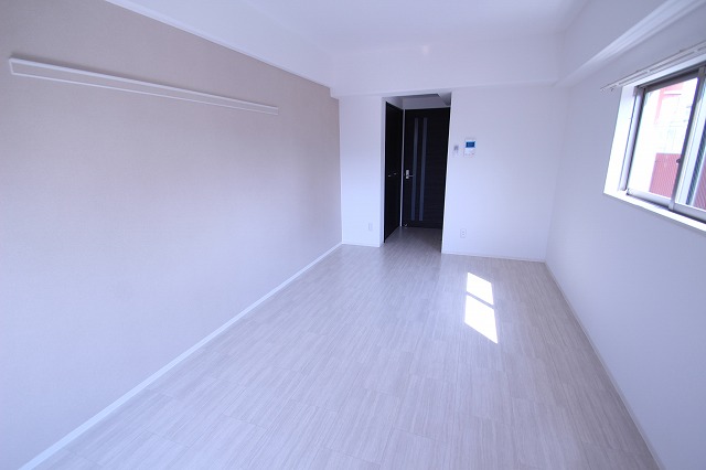 居室・リビング　同物件別号室の写真です。