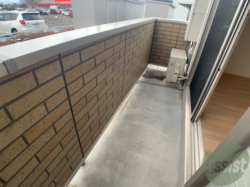 バルコニー　バルコニーになります。洗濯物も干せそうなスペースですね！