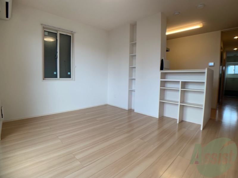 居室・リビング　広々としていて日当たりも良さそうなお部屋ですね！