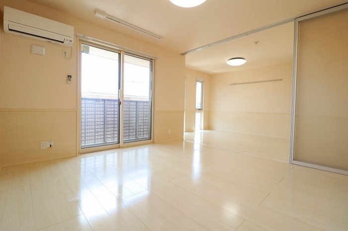 居室・リビング　リビング全景