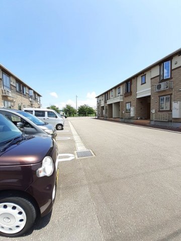 駐車場　駐車場完備です