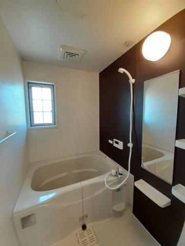 バス・シャワールーム　お風呂で日々の疲れを落としましょう