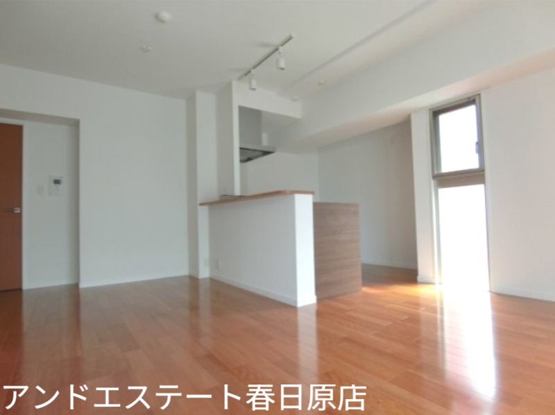 居室・リビング　交通＆買い物に便利な立地