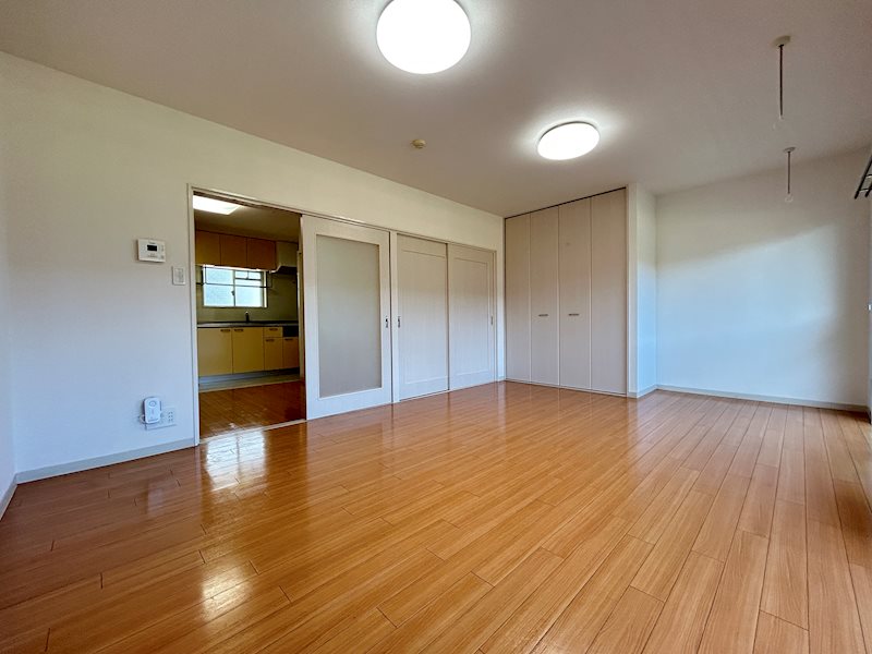 居室・リビング　■写真は102号室