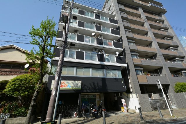 建物外観　エレベーター付きで荷物があっても安心！