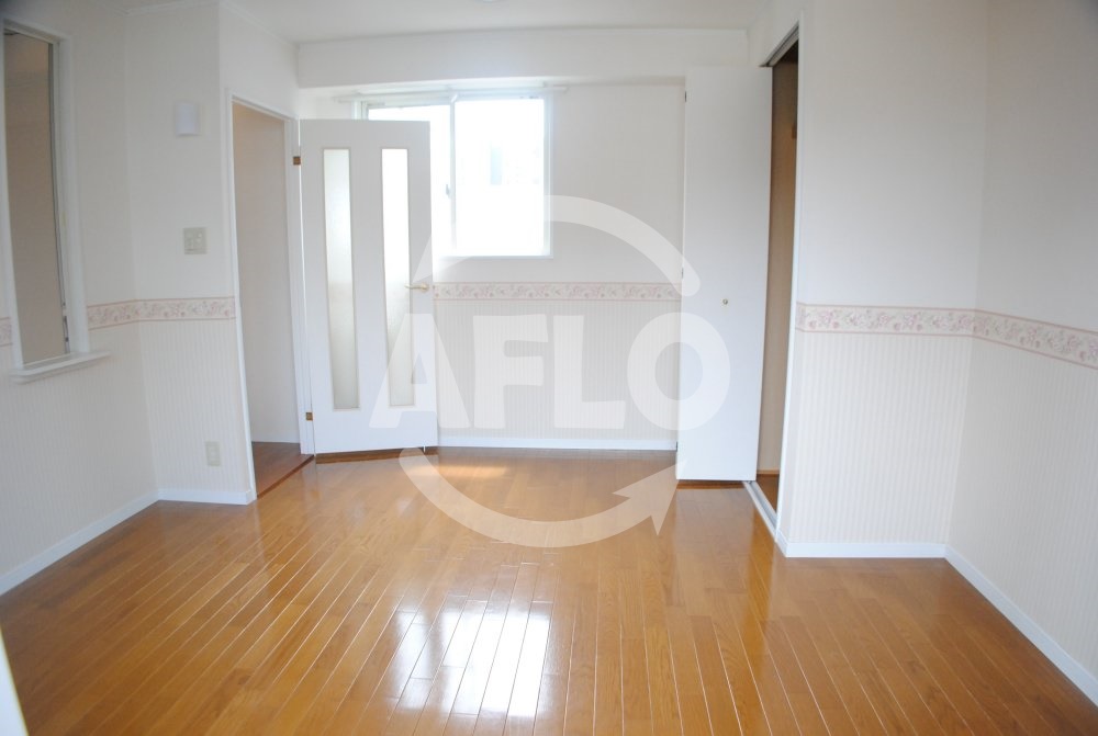 居室・リビング　シャルムヒルズ南森町　リビング・ダイニングスペース