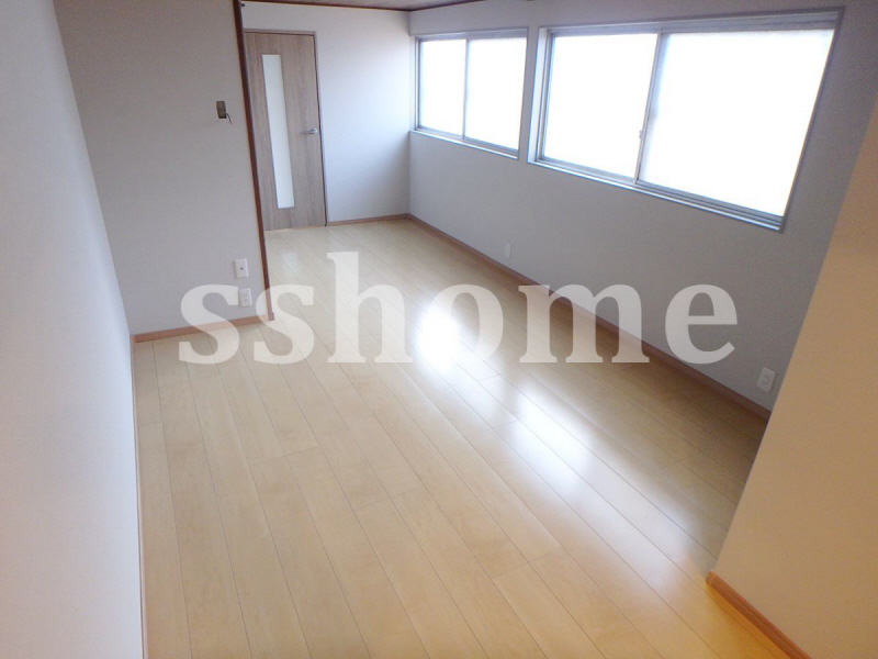 居室・リビング　広く明るいリビング♪