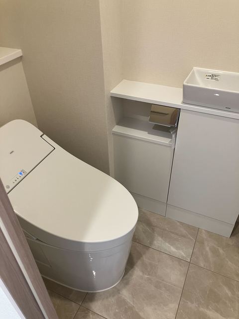 トイレ　※写真は同タイプ住戸です。