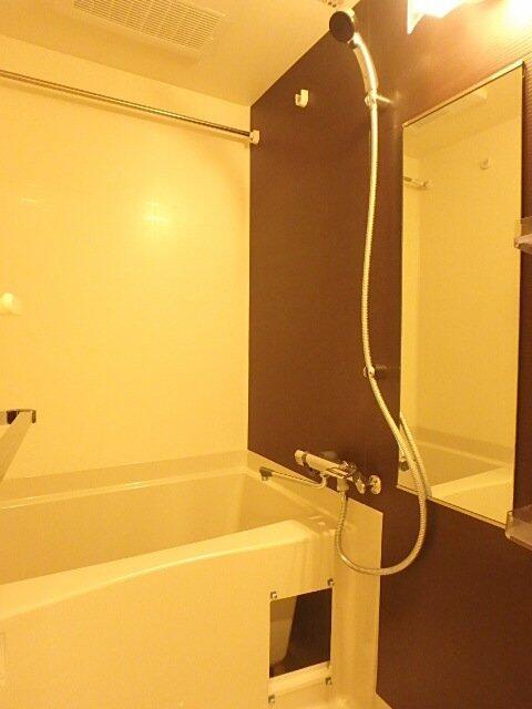 バス・シャワールーム　ゆったり過ごせるお風呂です?