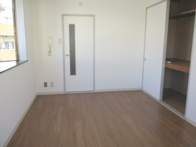 居室・リビング　きれいな寝室です