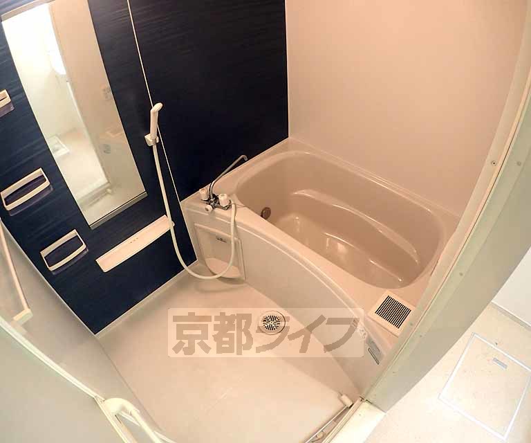 バス・シャワールーム　とても綺麗な浴室です