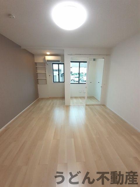 居室・リビング　うどん県のお部屋探しはうどん不動産へ うどんちゃんとLINE