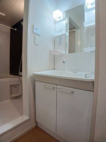 洗面設備　使いやすい洗面所です