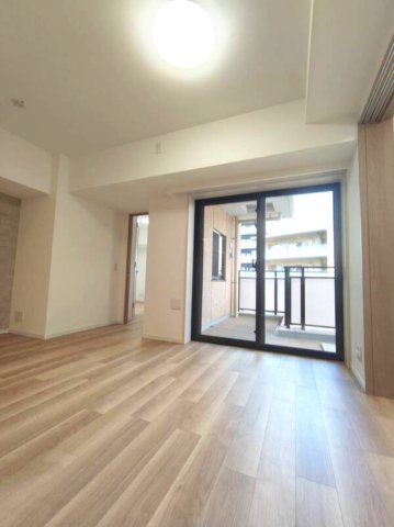 居室・リビング　内観1