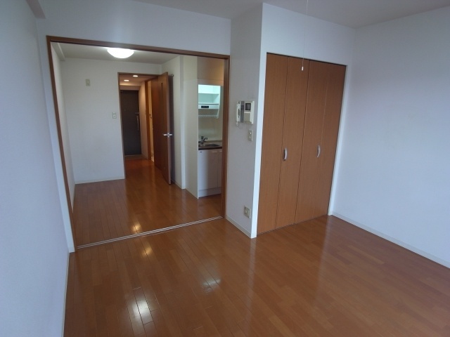 居室・リビング　採光良好、明るいお部屋です。