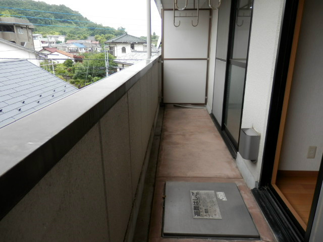 バルコニー　奥行のあるベランダです。