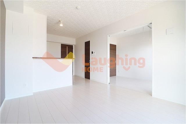 居室・リビング　※別号室のお写真になります。